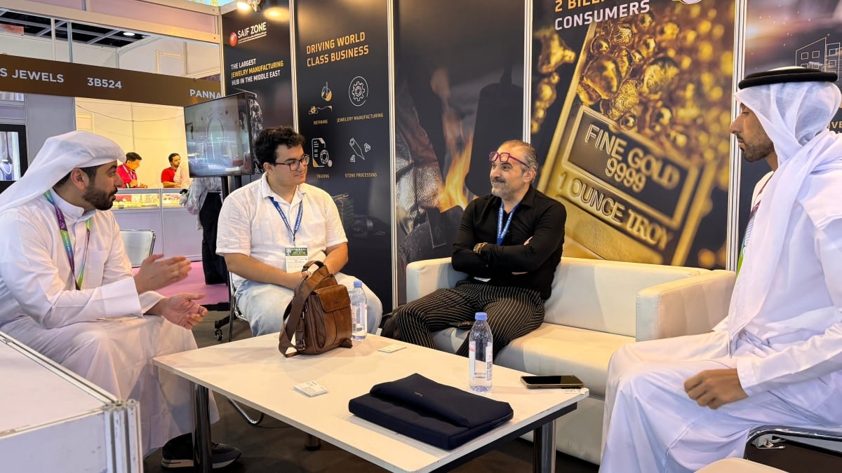 SAIF Zone showcases gold sector investment opportunities at Hong Kong Jewellery & Gem Fair 2025